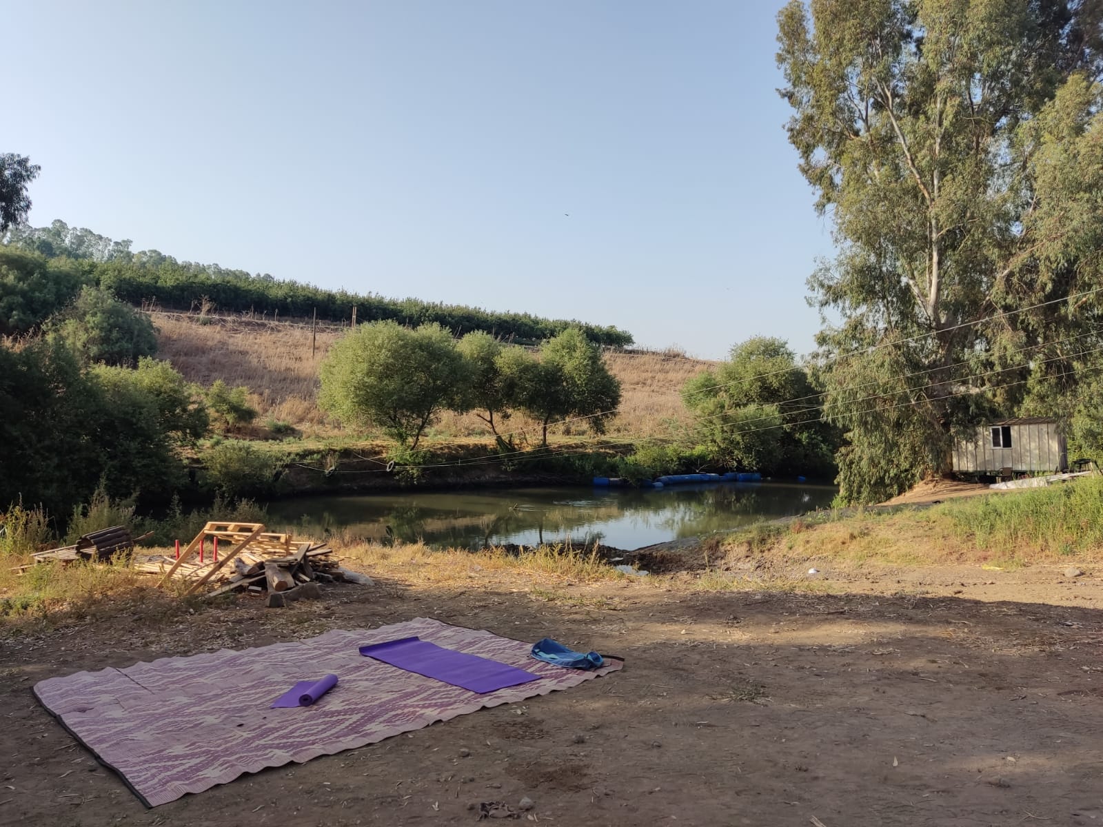 יוגה בקמפינג