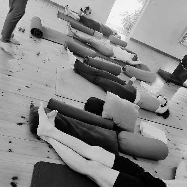 קורס יוגה טיפולית